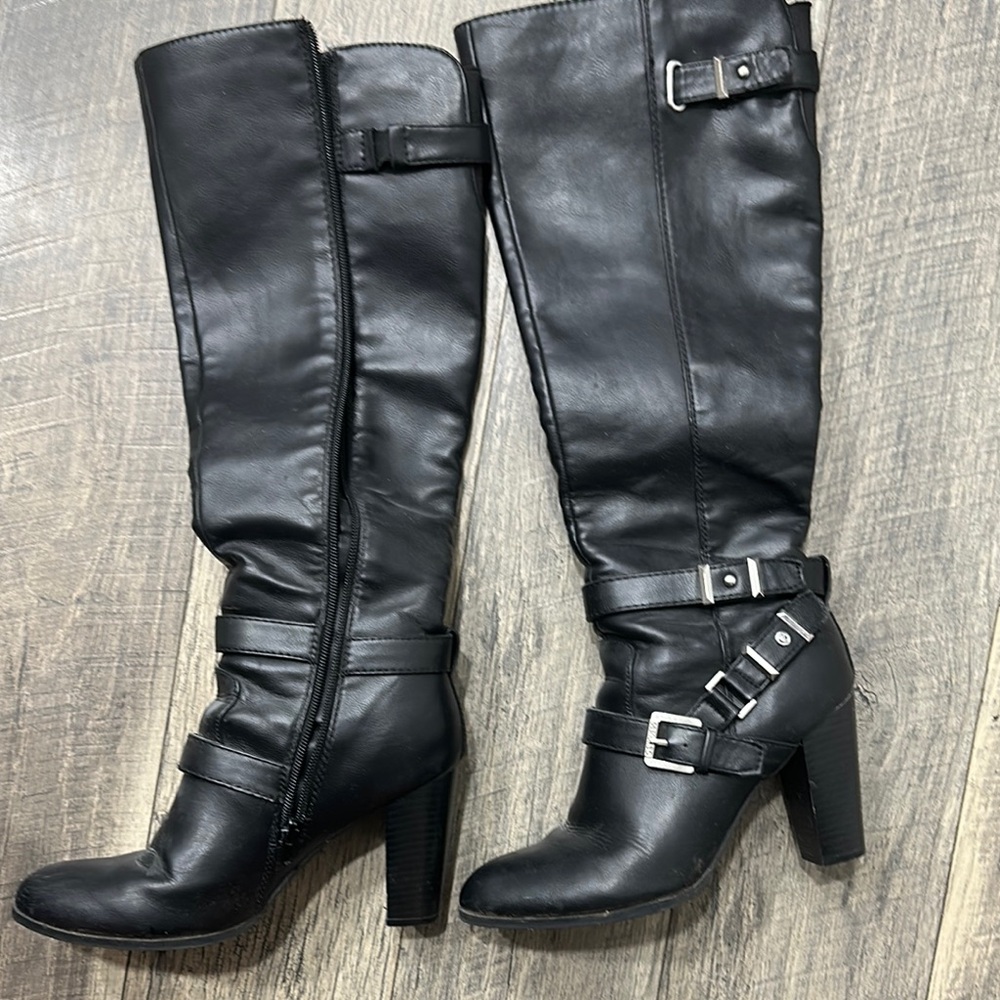 Guess Black Heeled Boots with Decorative Buckles